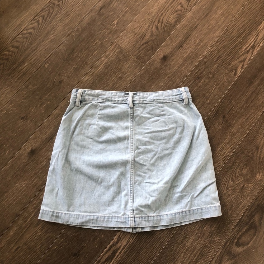 GAP Light Blue Button-Front Denim Mini Skirt | Size 29 - Picture 4 of 4